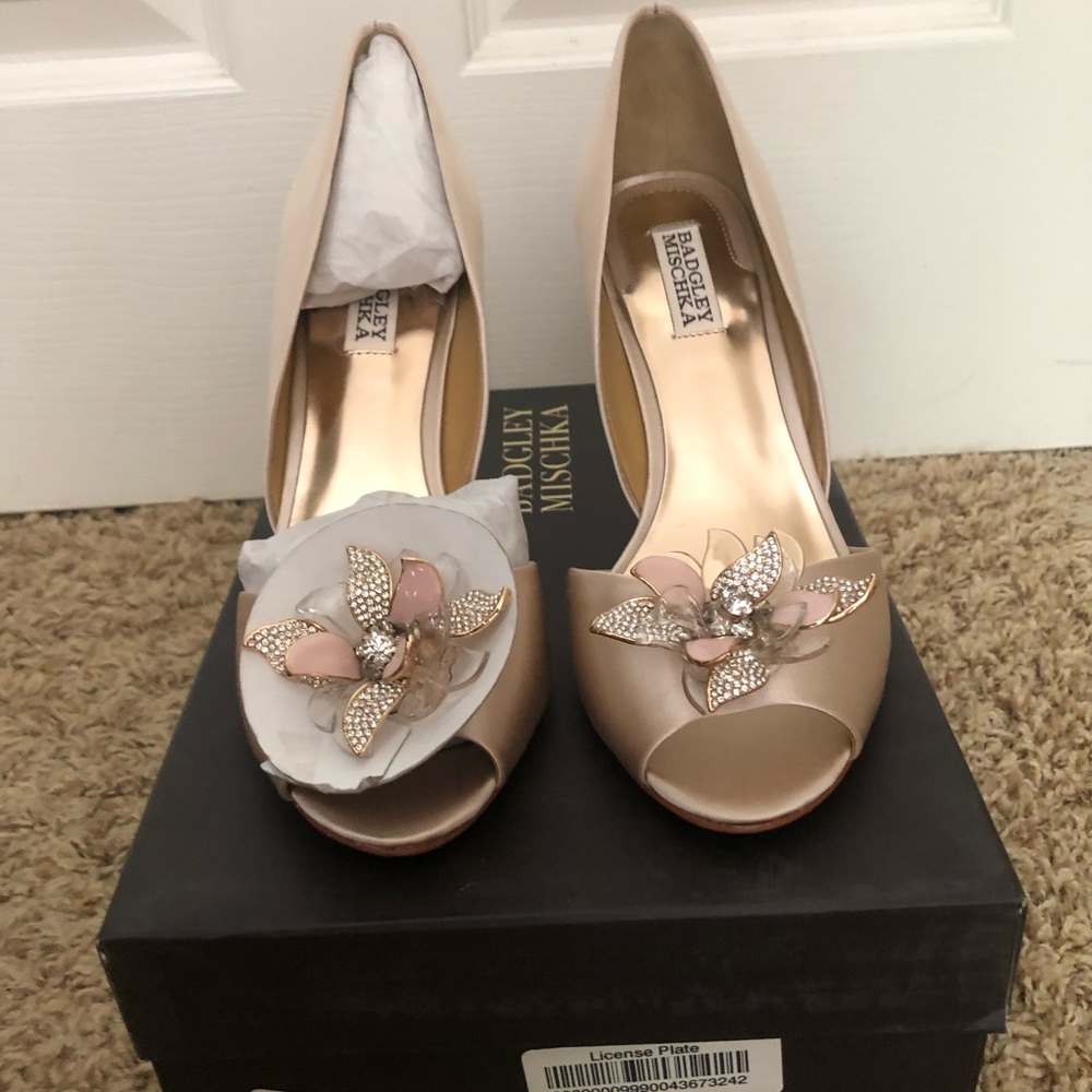 Badgley Mischka Nude Heels